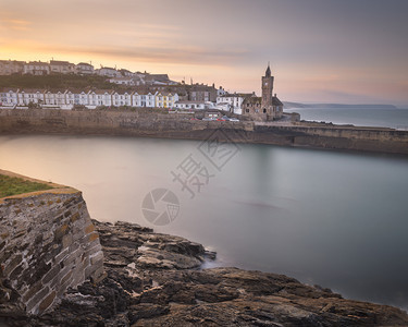 英国康沃尔郡日出时的Porthleven天际线欧洲建造英国的图片