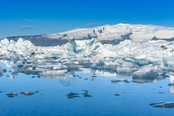 融化旅行风景优美冰岛Jokulsarlon冰川环礁湖山的美景选择焦点全球变暖和气候化概念图片