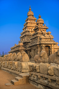 传统战车天空巴勒拉瓦国王建造的班加勒湾岸边Shiva寺庙图片