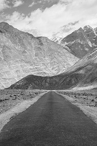 巴基斯坦卡拉科鲁姆公路自然减探险家图片