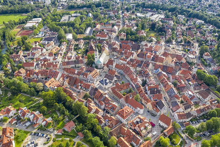 历史天主教从无人驾驶飞机到古老的中世纪小镇广域网WANGENIMAllGAU德国城市景观图片