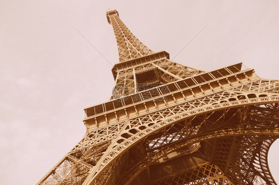 Eiffel铁塔的视野法国巴黎橙天际线欧洲的图片