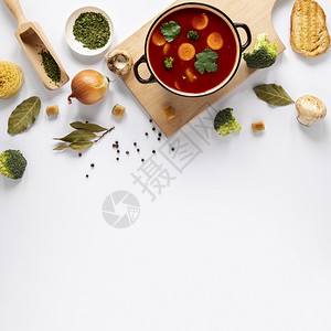 厨房西红柿汤木板高清晰度照片番茄汤木板优质照片切割喝图片