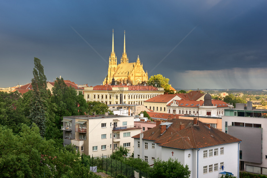 捷克语宗教建筑学晚间圣彼得和保罗大教堂捷克布尔诺Brno图片