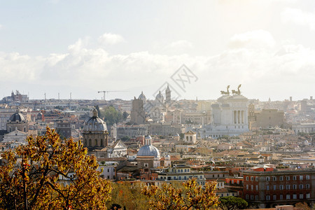 从Giannicolo山上取走的罗马空中观察著名的建筑学图片