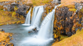 新鲜的冰岛Snaefellsnes半岛Kirkjufell山美丽的瀑布风景夏季热效应风格水地质学图片
