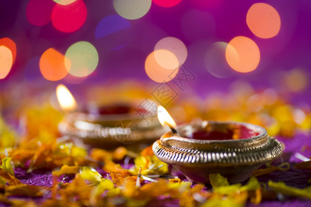 排灯节黏土在Diwali庆典期间点燃的Claydiya灯贺卡设计印度光灯节名为Diwali装饰图片