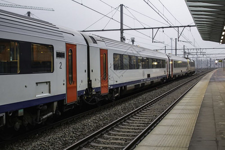 铁路西方九月2018年9Bruges比利时布鲁日2018年9月看到在布鲁格火车站BruggeRailwayStrap的标志图片