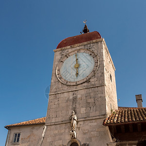 假期克罗地亚达尔马提特罗吉中心圣塞巴斯蒂安教堂钟塔城市巴尔干图片