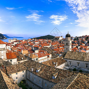 克罗地亚旅游杜布夫尼克从城墙在历史悠久的老城中心地标和旅游克罗亚灿烂的杜布罗夫尼克镇围墙观光风景图片