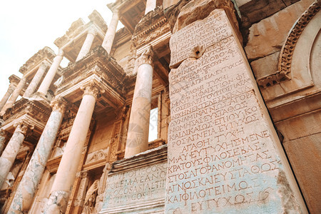 重建前往土耳其伊兹密尔费苏斯的塞勒乌图书馆旅行老的罗马图片