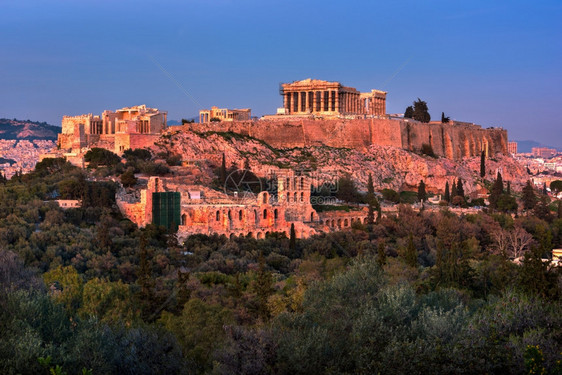 来自希腊雅典晚间PhilopapaposHill的Acropolis建筑学卫城老的图片