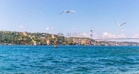 博斯普鲁海峡景观梅利安城堡和桥梁伊斯坦布尔土耳其博斯普鲁海峡景观梅利安城堡和桥梁土耳其著名的欧洲塔图片