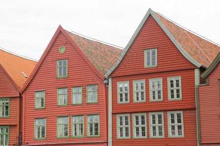 镇著名的Bryggen街卑尔根有木制彩色房屋教科文组织戏剧图片