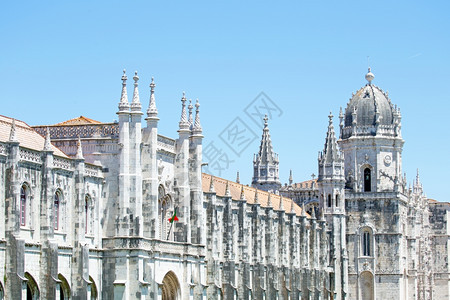 圣耶罗尼莫修道院是葡萄牙最著名的古迹之一它建于葡萄牙里斯本的马纽尔线风格上他位于葡萄牙里斯本Lisbon崇拜历史城市的图片
