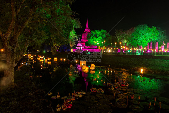 仪式热的Sukhothai历史公园的SukhothaiCoLamplighterLoyKratong节覆盖现属泰国北部的Sukh图片