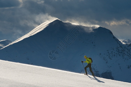 未来目标运动员山中曼怀特雪鞋图片