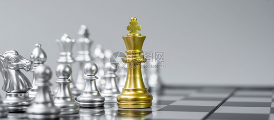 智力骑士棋板上反对手或敌人战略冲突管理商业规划战术政治通信和领导者概念的金象棋王牌巨头人物数字图片