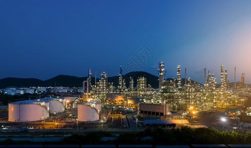 污染农场原油空中观光或最高视距夜光油码头是储存供运输和商业用的石油和化制造产品的工业设施一用于运输和商业的石油和化工制造产品图片