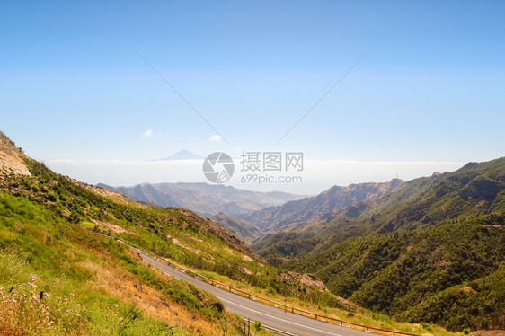 假期金丝雀拉戈梅岛风景与提德火山的象海洋图片