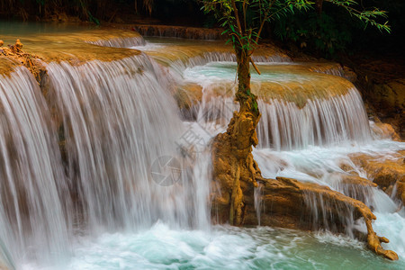 闪电下游老挝LuangPraprabang的美丽风景旅行图片