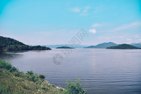 泰国自然湖山区公园Prachinburi省公园KrachanDam公园景观湖泊冷静的图片