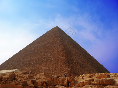 芡实古老的考学埃及沙漠的猎豹金字塔图片
