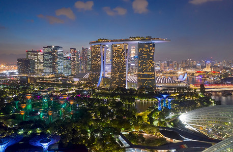 夜晚亚洲SINGAPORE新加坡3号商业区和城市MarinaBay海湾位于新加坡中部地区20年月3日新加坡旅游假日新加坡公园图片