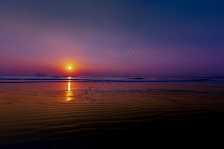 日落美丽的波罗海绘画日落时的大海惊人日落浪夏季美丽的海景傍晚日落海天地平线暮假期旅行图片