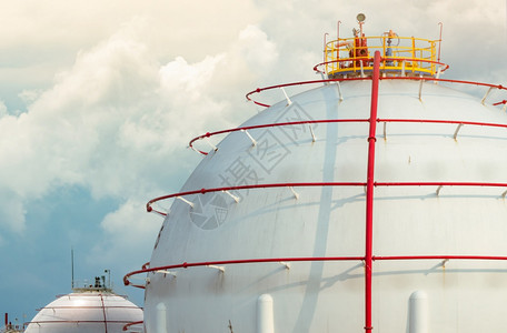 控制工业的汽油储气罐LNG或液化天然气储罐炼油厂球形储气罐地上天然气存行业球形液化石油气罐图片