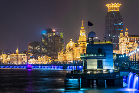 外滩照明上海夜宿是一个有名的滨区晚上在海部市图片