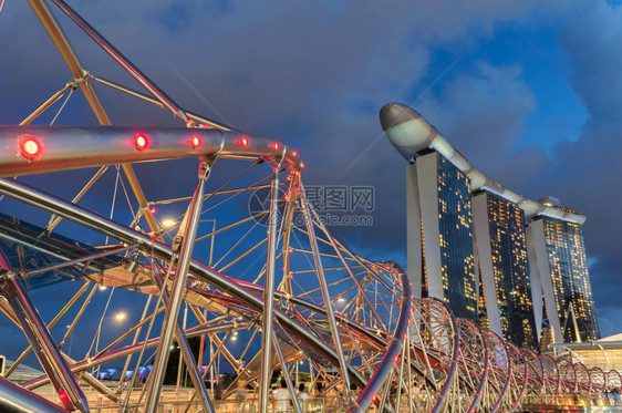 SINGAPORE2月1日在Helix桥和新加坡MarinaBay沙赌场酒店观看20年月1日早晨博物馆旅行图片