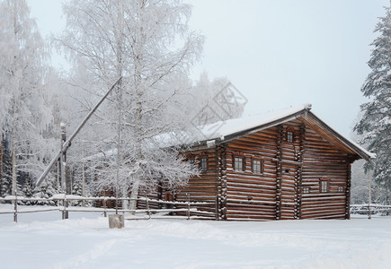 农村俄罗斯北部庄露天博物馆MalyeKorely靠近俄罗斯寒冬日Archanglesk附近的MalyeKorely科雷利户外图片