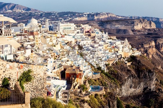 希腊圣托里尼岛地中海传统白色建筑图景的美丽象ThiraCaldera和火山希兰桑托里尼岛图像欧洲日出基克拉泽斯图片