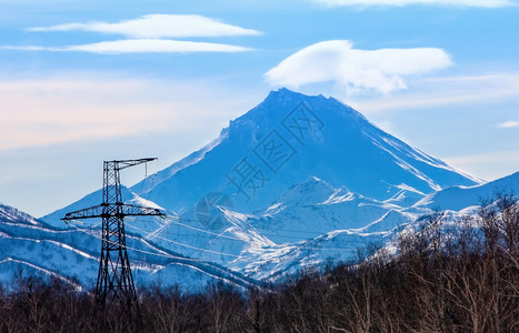 寒冷的高堪察加和压电线上的Vilyuchinsky火山技术图片