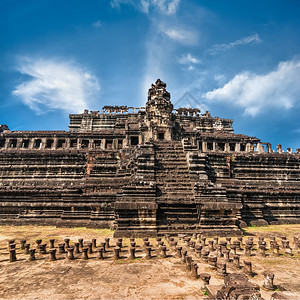 建筑学旅游AngkorWat综合建筑群Baphuon寺庙全景柬埔寨暹粒亚洲图片