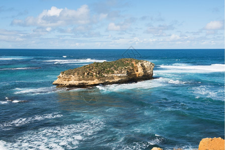 海洋澳大利亚南维多州大洋路旁崎岖的海岸线位于澳大利亚南维多州港口烈士图片
