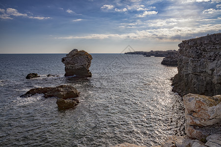 结石地标保加利亚黑海Tyulenovo村附近海岸线悬崖的景色壮观沿海图片
