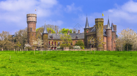 比利时东方中世纪城堡维杰内达尔童话图片