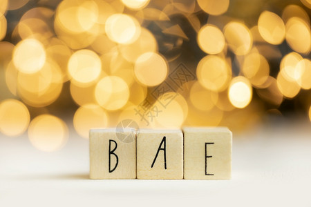 象征Bea首字母缩写词用于在其他任何人最好的朋友或爱人之前具有金色散景背的社交媒体术语复制空间Bea用于在其他任何人最好的朋友或图片