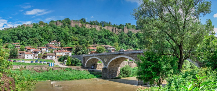 保加利亚VelikoTarnovoFortress附近的Yantra河上桥保加利亚塔诺沃福特雷斯附近保加利亚塔诺沃福特雷斯附近扬图片
