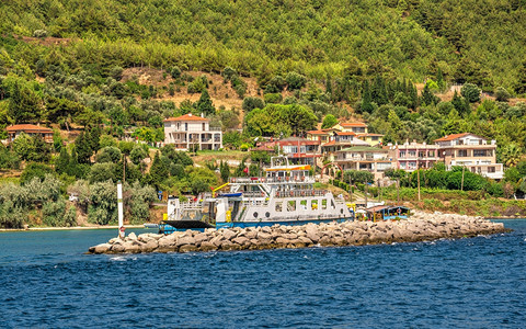 马长廊土耳其卡纳莱Canakkale072419Canakkale渡轮横跨土耳其Dardanelles河港口图片