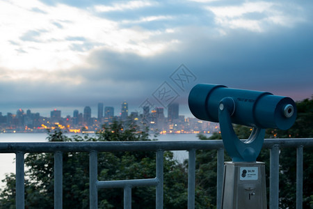 重点指美国华盛顿州西雅图天线对准美国华盛顿州Coin操作的观测台灯图片