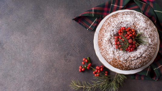 烹饪酸果蔓带有复制空间红莓分辨率和高品质的美丽图片顶端视圣诞节蛋糕及复制空间红莓的高品质和分辨率美容照片概念的高质量优和清晰光相图片