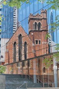 正面英石建成西澳大利亚州珀斯市现代办公大楼前方的圣乔治大教堂美丽景象原圣乔治大教堂图片