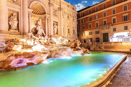 罗马雕塑特莱维喷泉及其美丽的日出雕像意大利罗马特莱维喷泉及其美丽的日出雕像意大利罗马拱艺术它的背景
