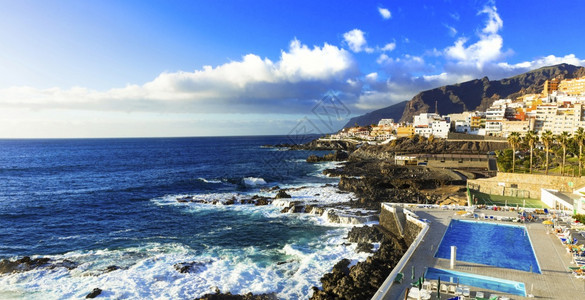 Tenerife岛LosGigantes流行旅游胜地加那利群岛屿宁静风景优美图片