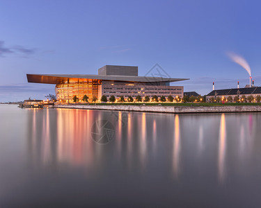 操作建筑学丹麦哥本哈根歌剧院晚间夜丹麦海滨图片