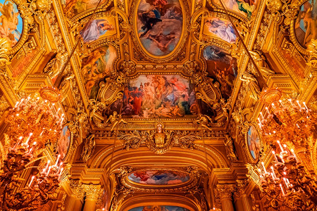 枝形吊灯多鲁雷斯走法国巴黎2019年月4日巴黎歌剧院卡尼尔大门厅的内景法国巴黎图片
