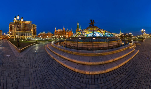 历史的马内格广场和莫斯科克里姆林宫之夜的全景俄罗斯莫科奥霍特尼里亚德图片